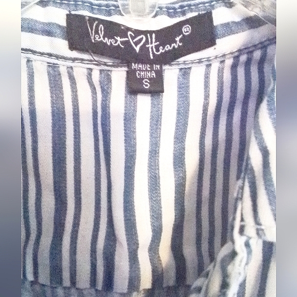 Juniors Small "Velvet Heart" Sleeveless 7 Button Dress Shirt Style Short Dress - Picture 2 of 4